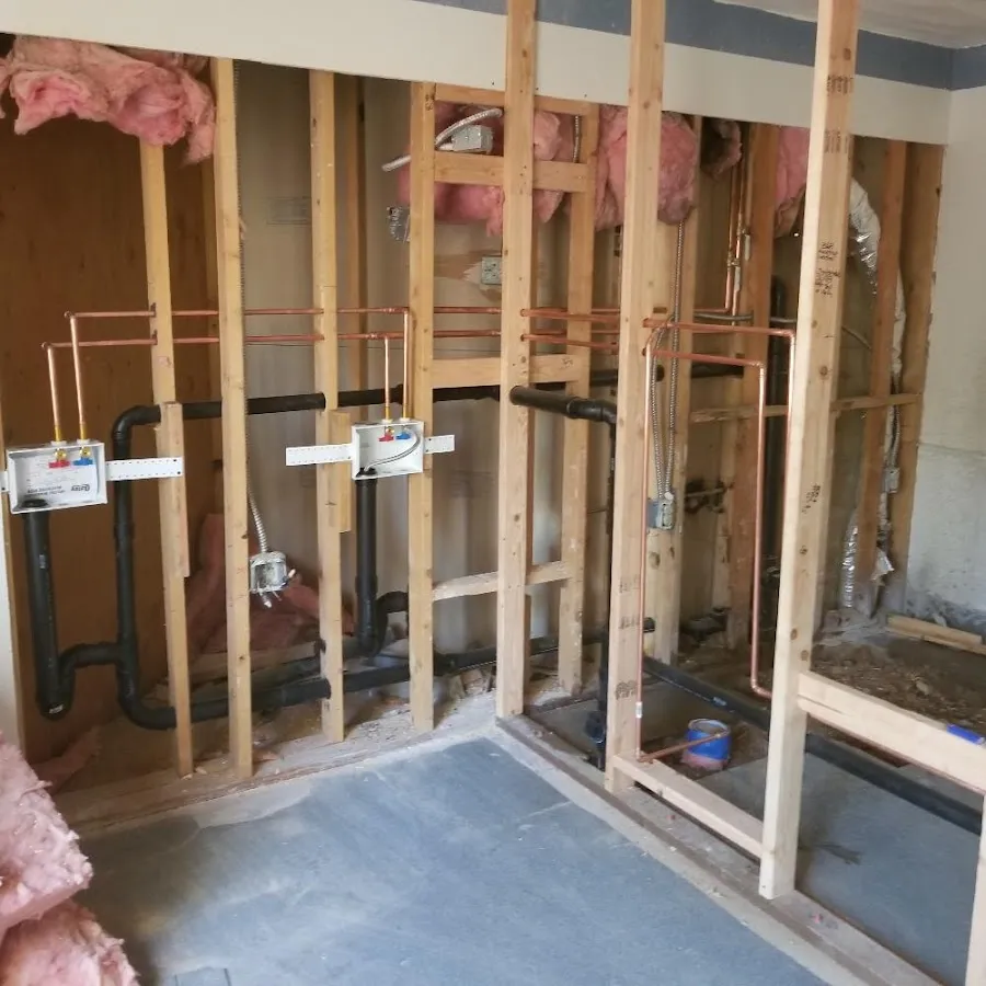 Copper pipe rough-in and plumbing installation in Lemay